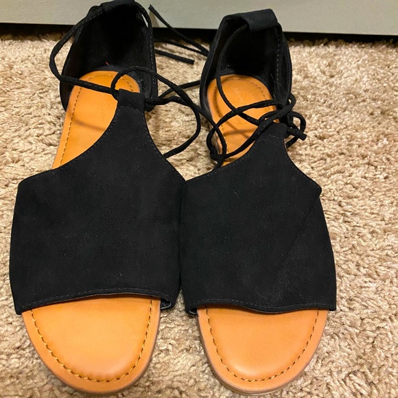 Black sandals - Picture 1 of 2